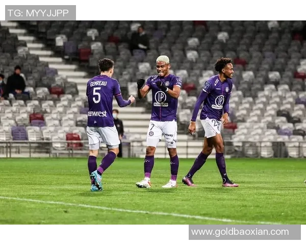 足球明星罹患癌症引发关注球迷与社会对健康问题的深思与反思